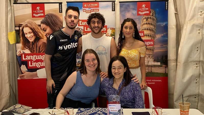 Dr. Stavroula Nikoloudis with Greek Studies Program students. 