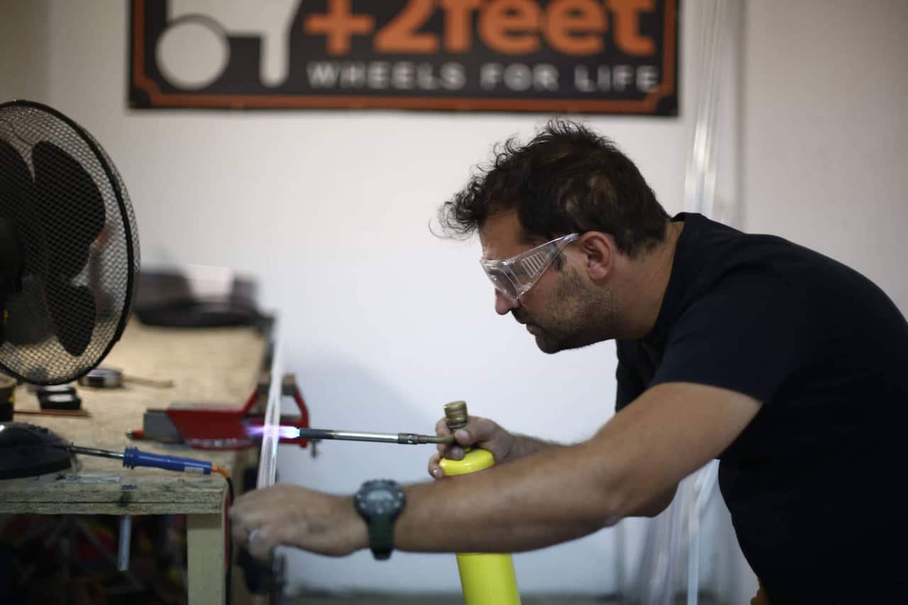 Vassilis Tzigouras working