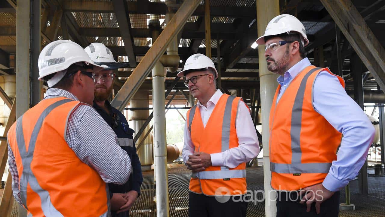 The ALP leader Anthony Albanese declared that he would support a 5.1 wage increase to the minimum wage. 