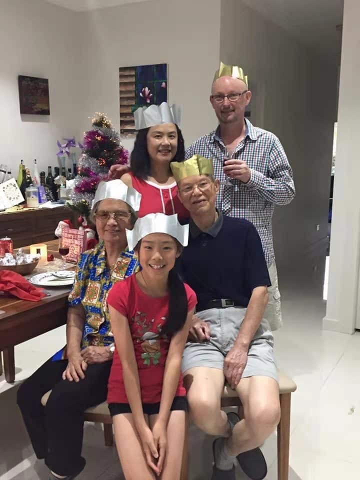 Ms Lu Wang and her families