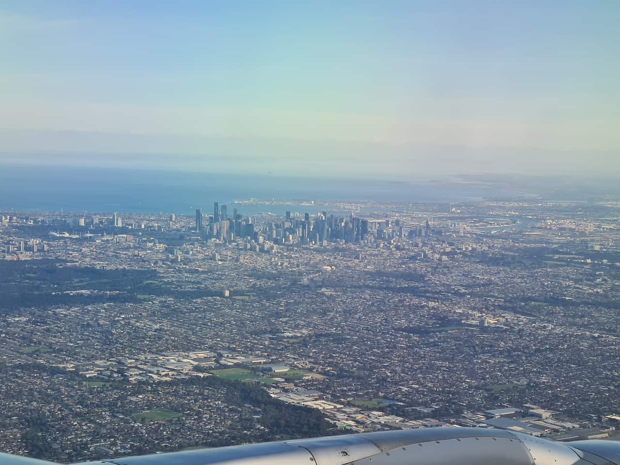 乘机返回途中从空中拍摄的墨尔本