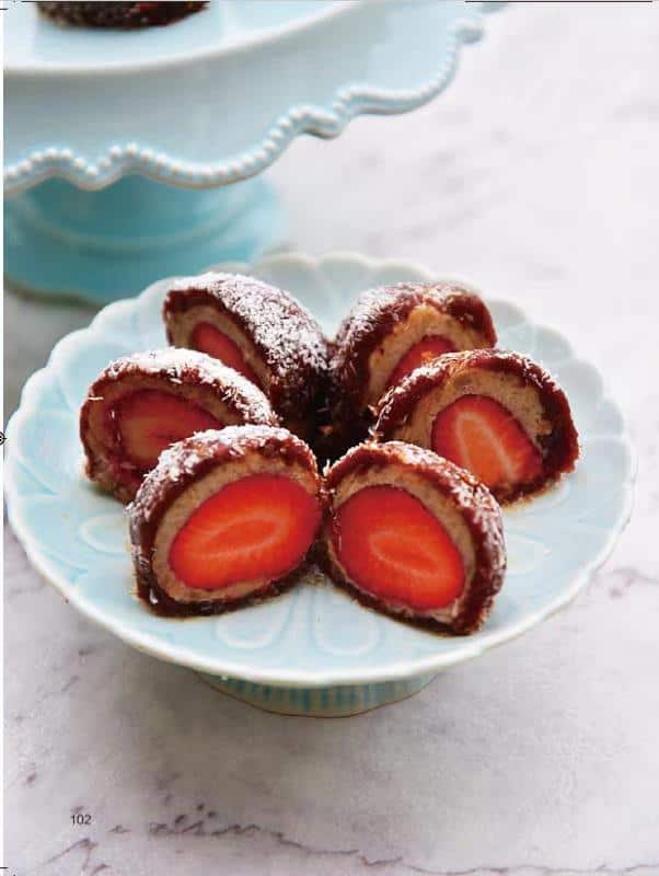 红豆芋泥草莓甜心 by雯婷茜子