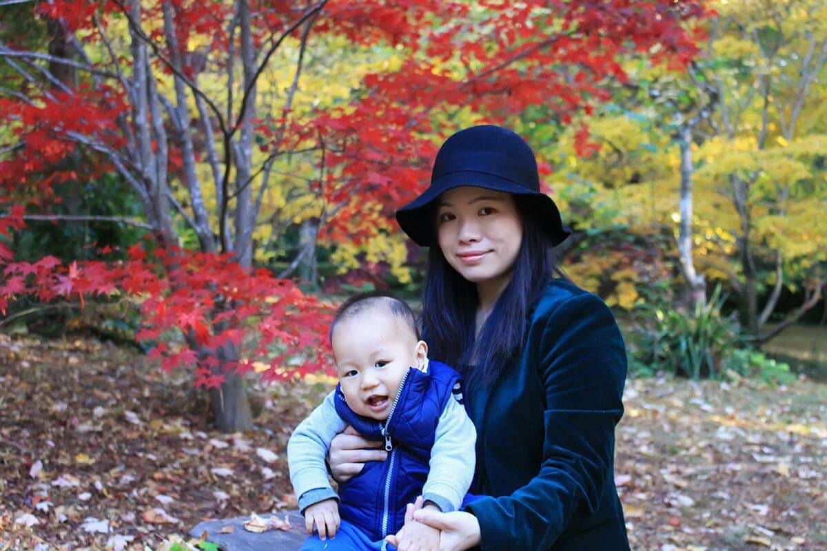 溜娃达人妈妈王晟和儿子小胖胖在一起