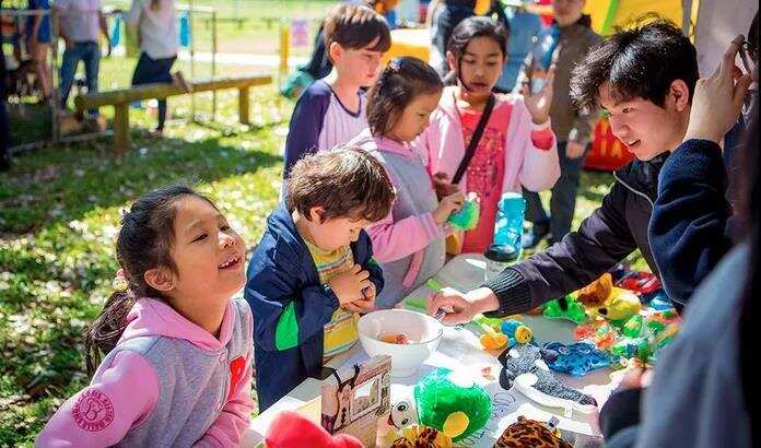 堪培拉龙舟节多元文化摊位
