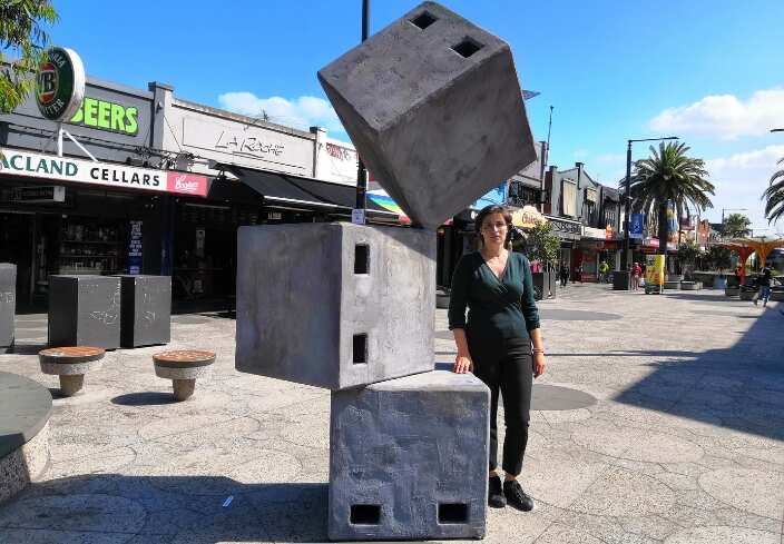 Sculptor Nina Sanadze, Blockage: Bloc play