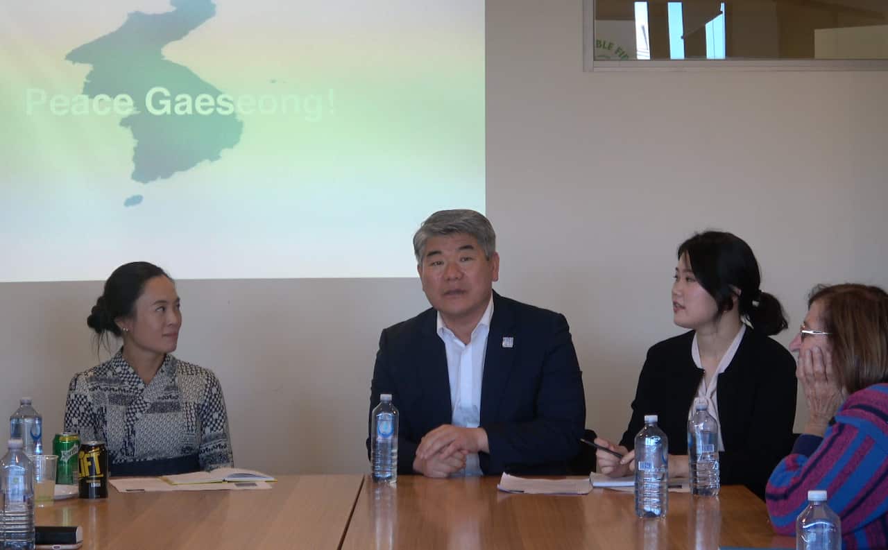 Dr Jinhyang Kim, President of the Kaesong Industrial Complex Foundation has been invited to the Distinguished Speakers Series for Korean Studies in Melbourne University.