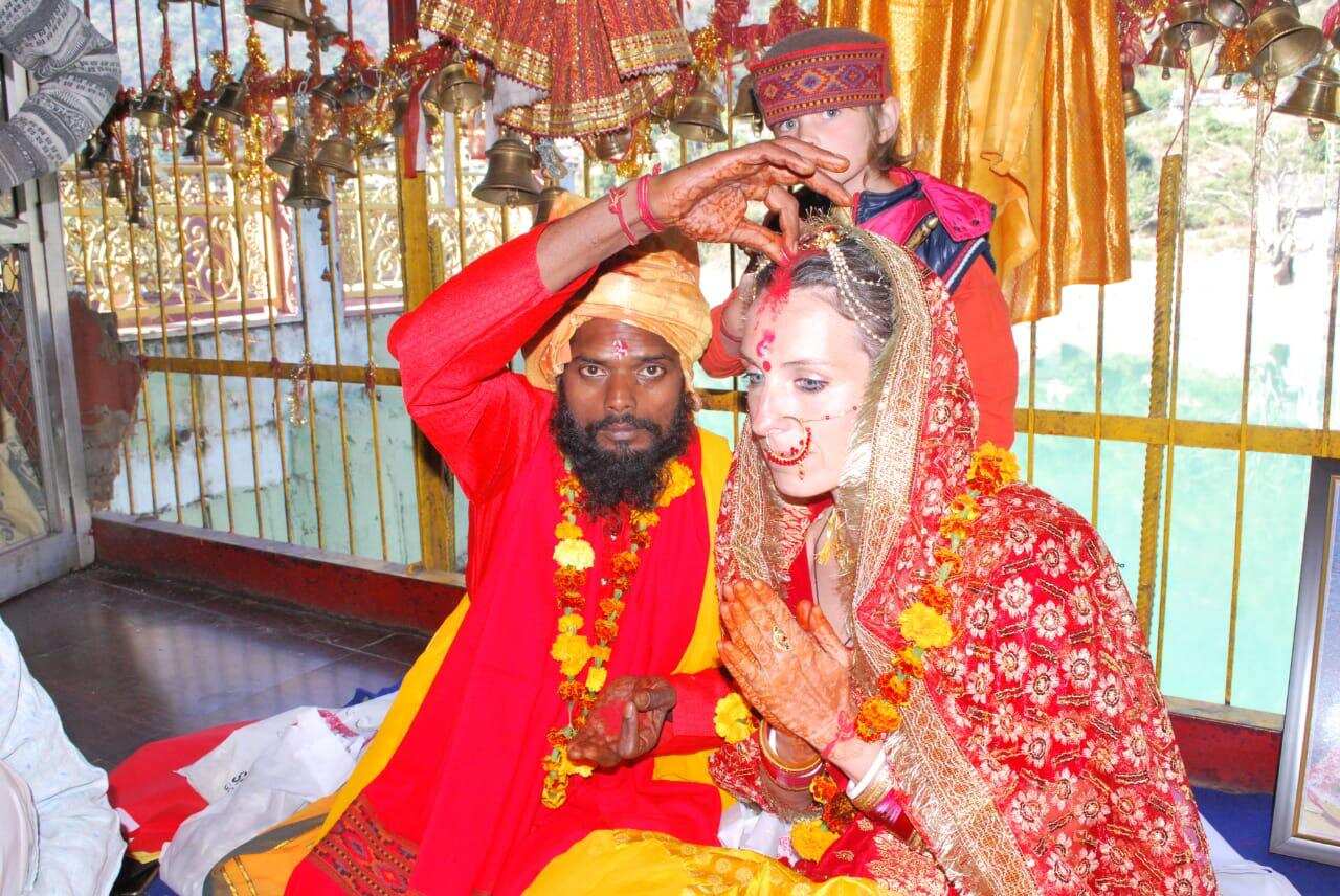 Marriage of Julia on Mata Rishvan with baba Barfani Das