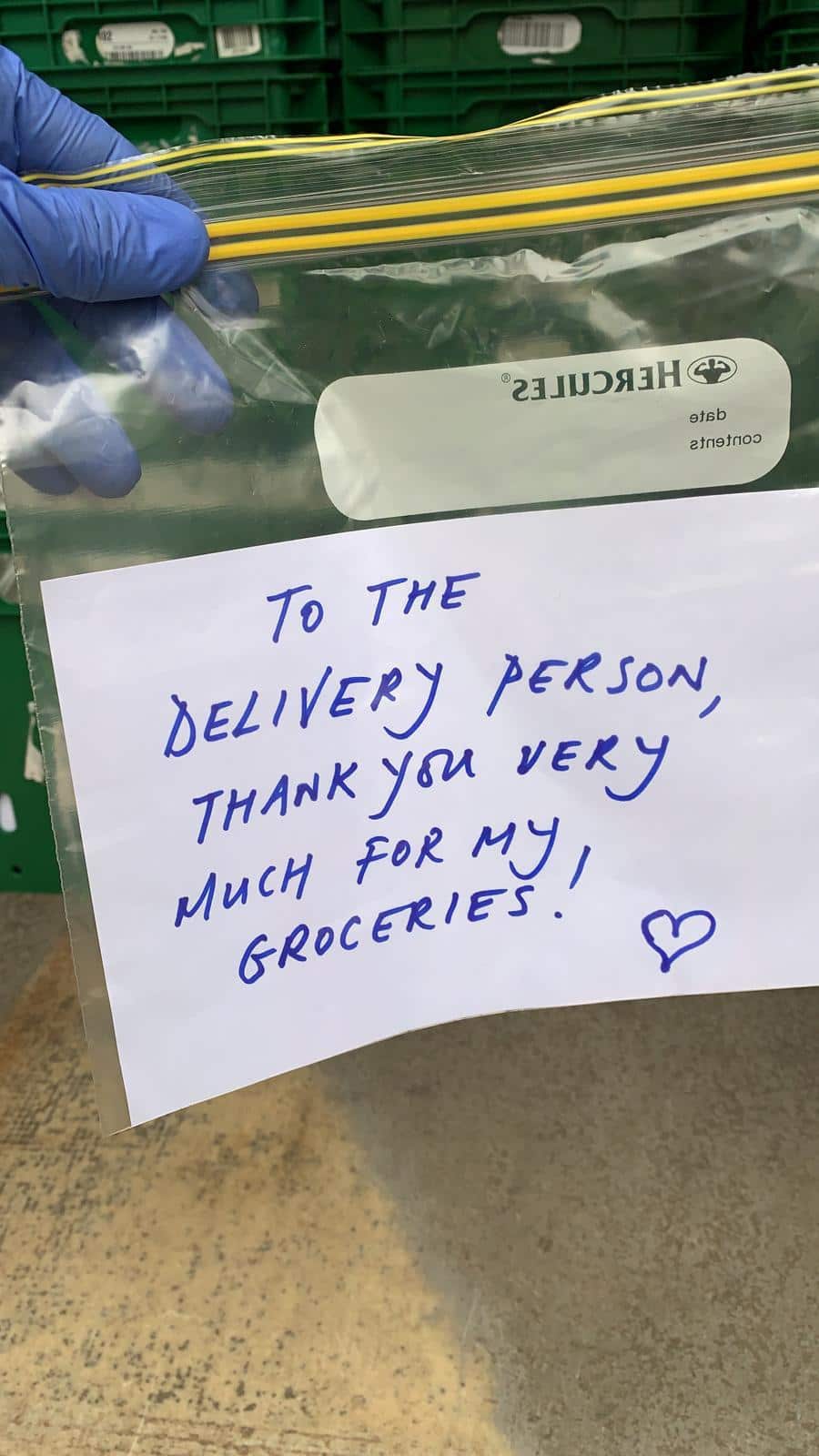 Mensgem de clientes aos entregadores. 