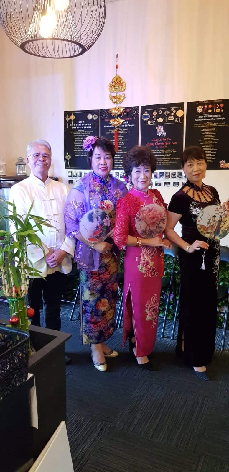 葉蕙霞後來更擔任表演活動策劃人，兼顧表演和行政準備工作