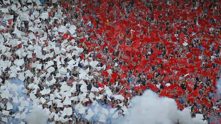 FK Crvena Zvezda Serbian Super League Red Star fans are waiting for champions party