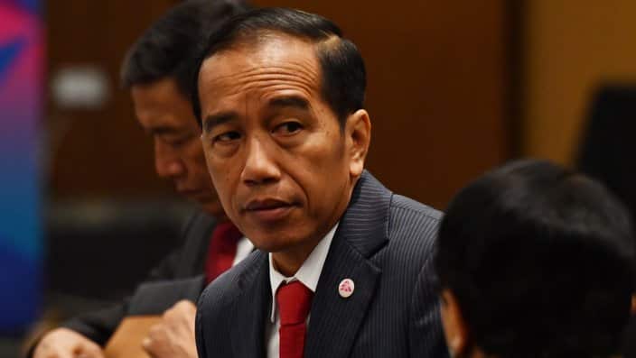 Indonesia's President Joko Widodo waits to meet Australia's Prime Minister Scott Morrison at a bilateral meeting during the 2018 ASEAN Summit in Singapore, Wednesday, November 14, 2018.