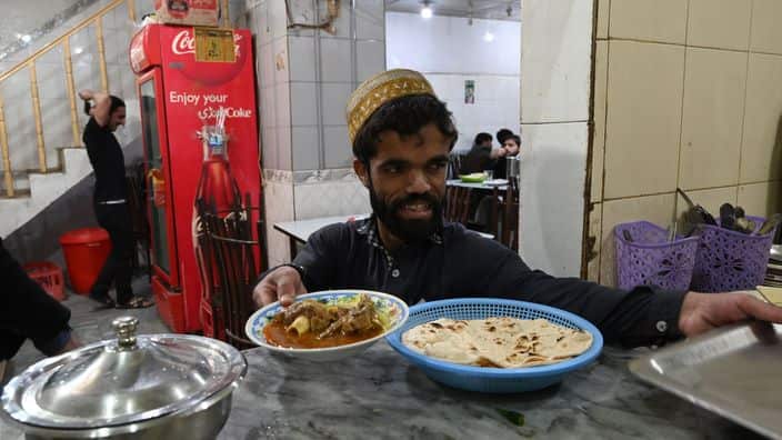 Rozi Khan waiter who is doppelganger of Peter dinklage