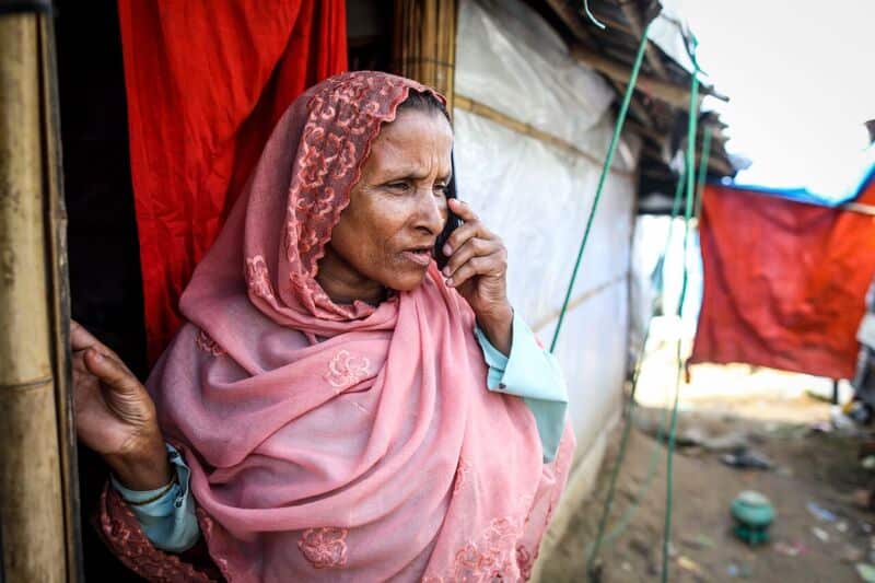 Yanus' mother talking with him over the phone.
