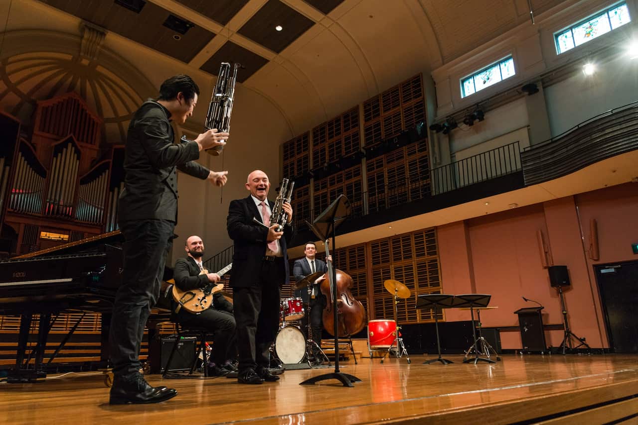Zhang Meng thumbs up for James