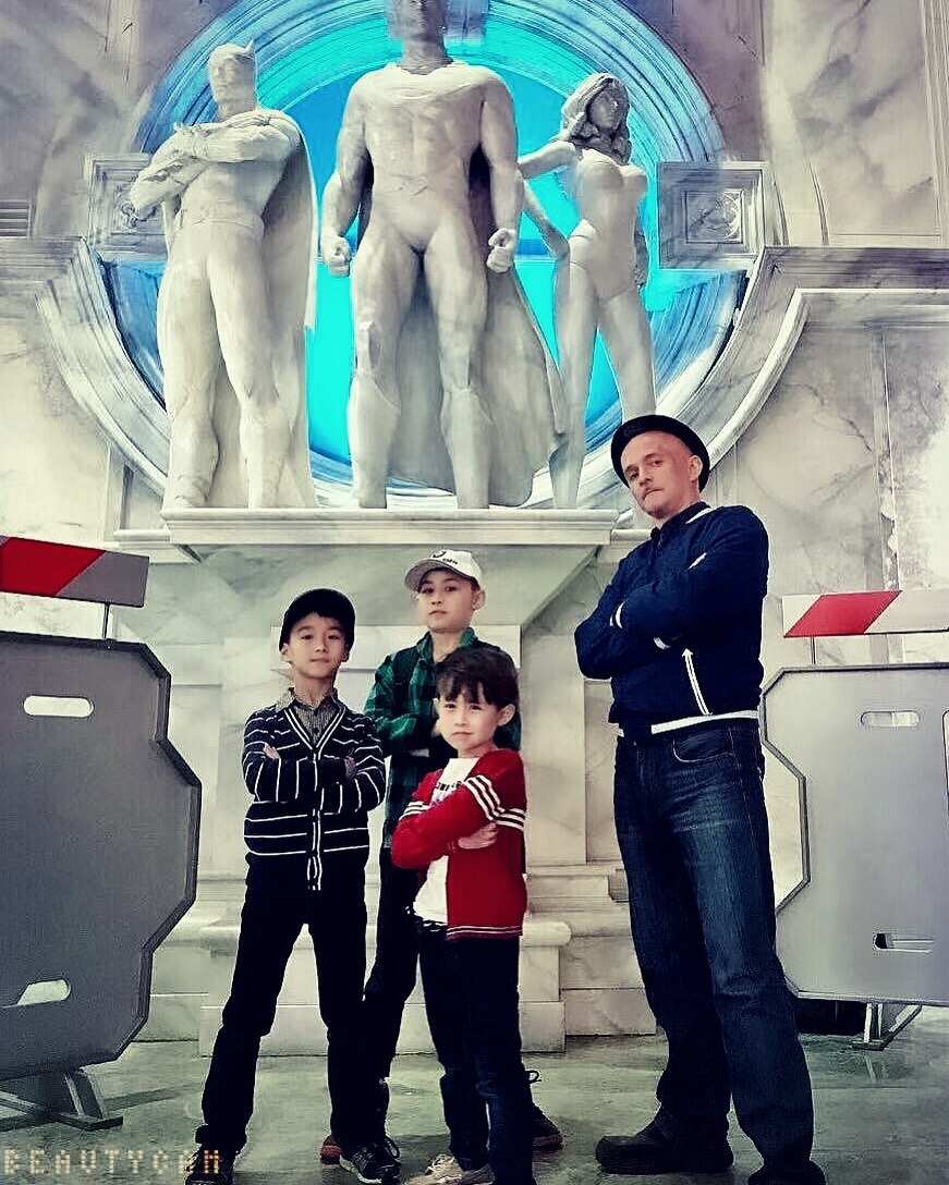 Zoran Jakimov with his three sons