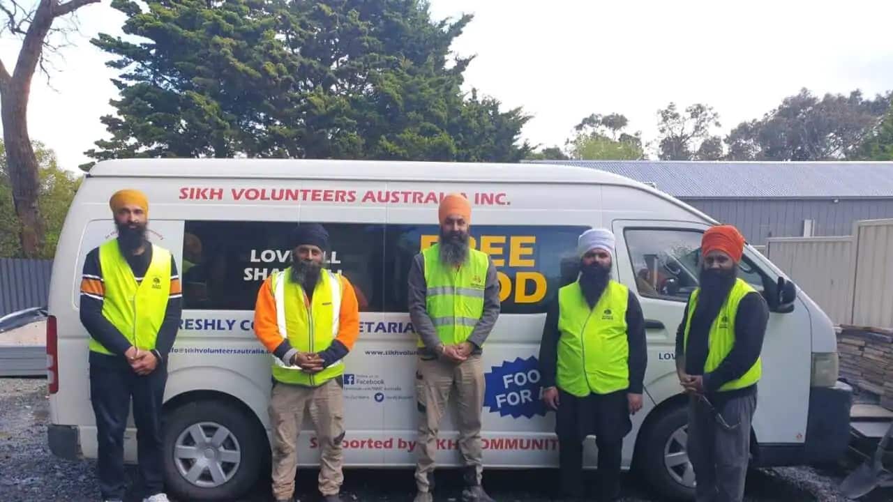 sikh volunteers.jpg