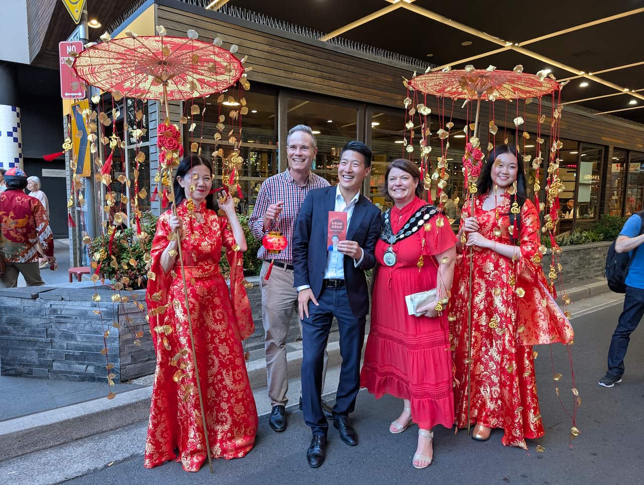 Mayor of Willoughby City Council with Participants of the Twilight Lantern Parade.jpg