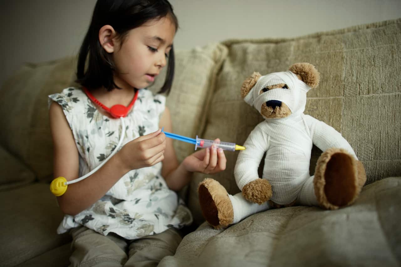 SG Carers Support -  child with teddy bear