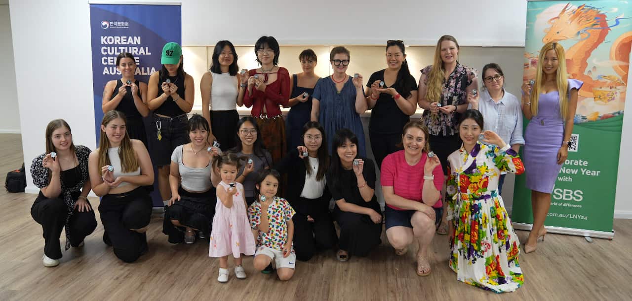 나전칠기 단체 사진.jpg