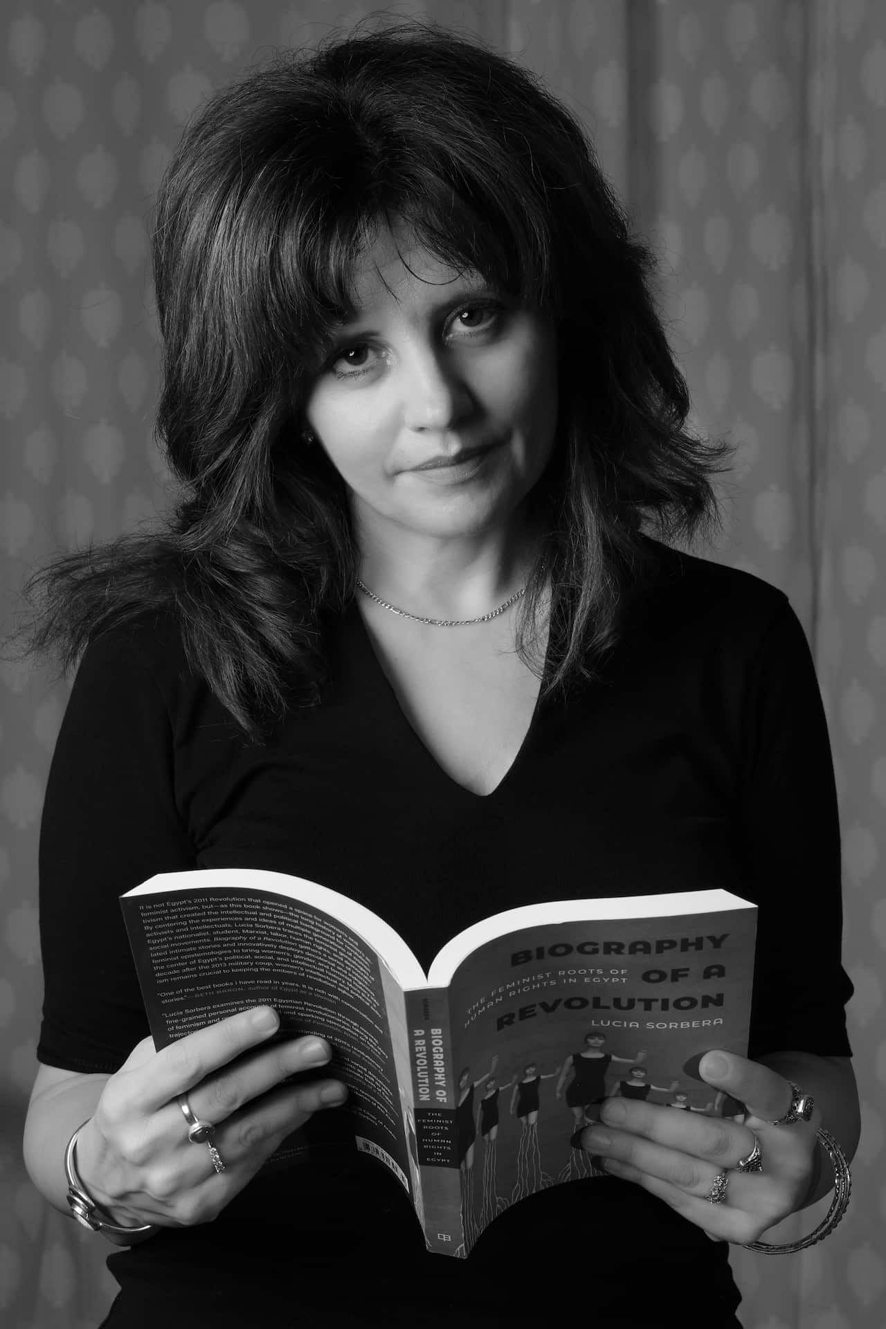 Lucia Sorbera con una copia del suo nuovo libro "Biography of a Revolution".