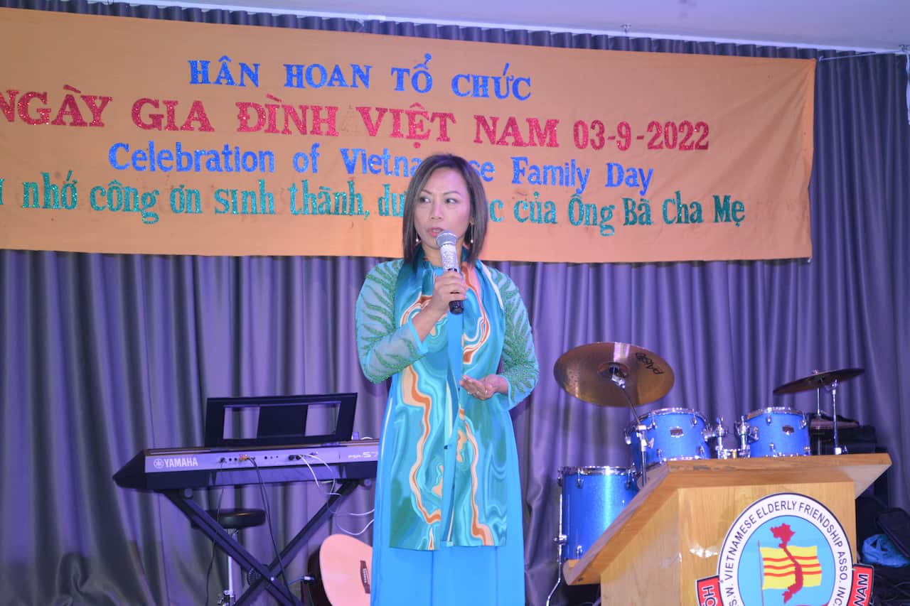 Dân biểu vùng Fowler Đài Lê phát biểu.