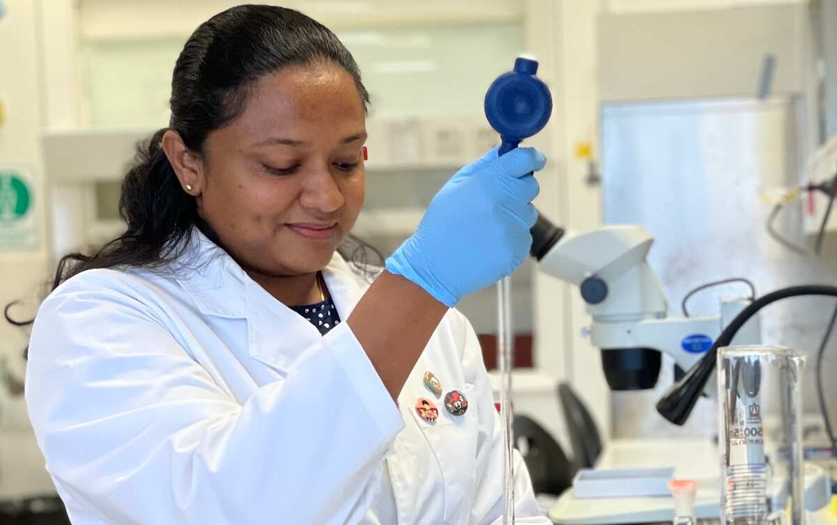 Hansi Alwis - A Sri Lankan researcher who is trying to kill cancer cells with Native Australian Kakadu Plum 