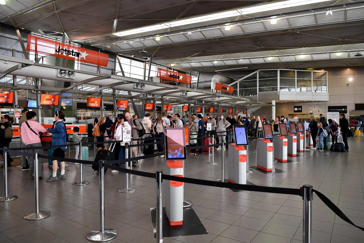 SYDNEY AIRPORT DELAYS