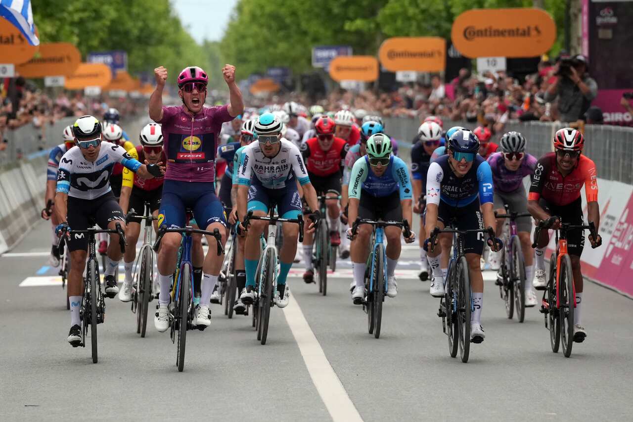 Ciclismo, Giro d'Italia 2025 tappa 3 da Valona a Valona