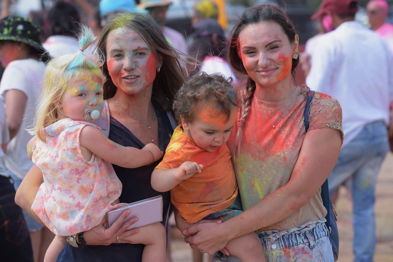 Australia: People celebrating Festivals of colors Holi