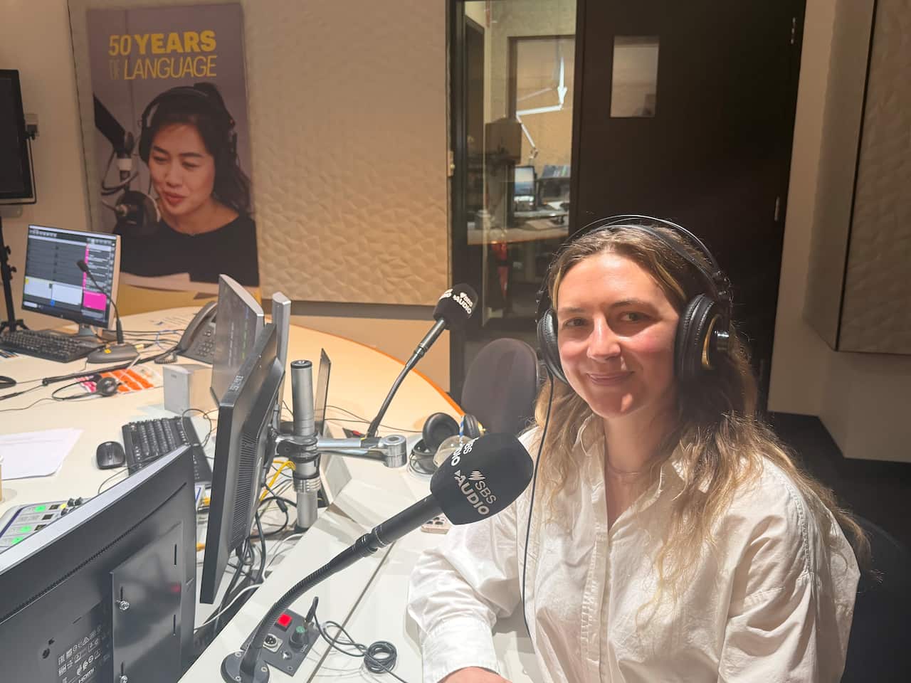 Agata Gray w studio SBS.jpg