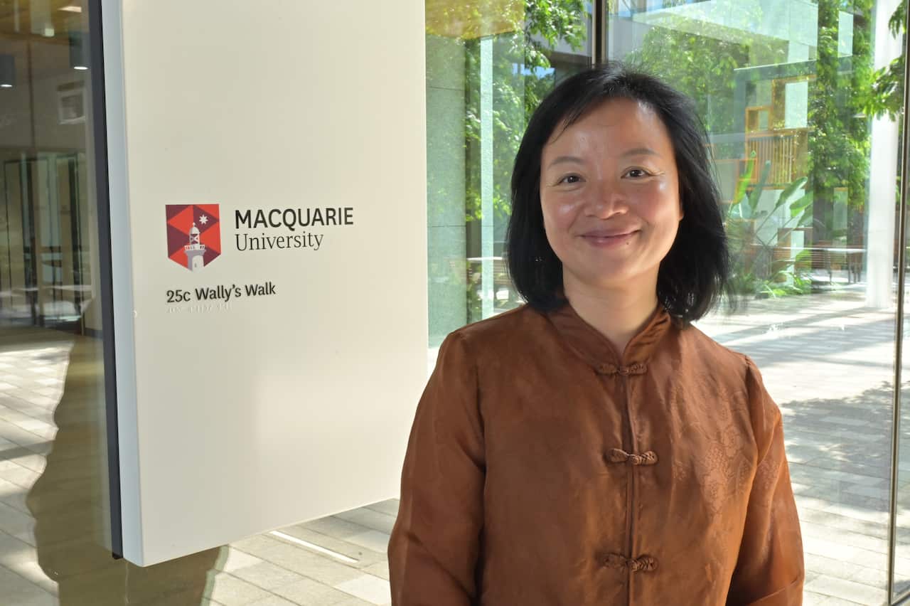 DSC_7267 outside with MQ U .JPG