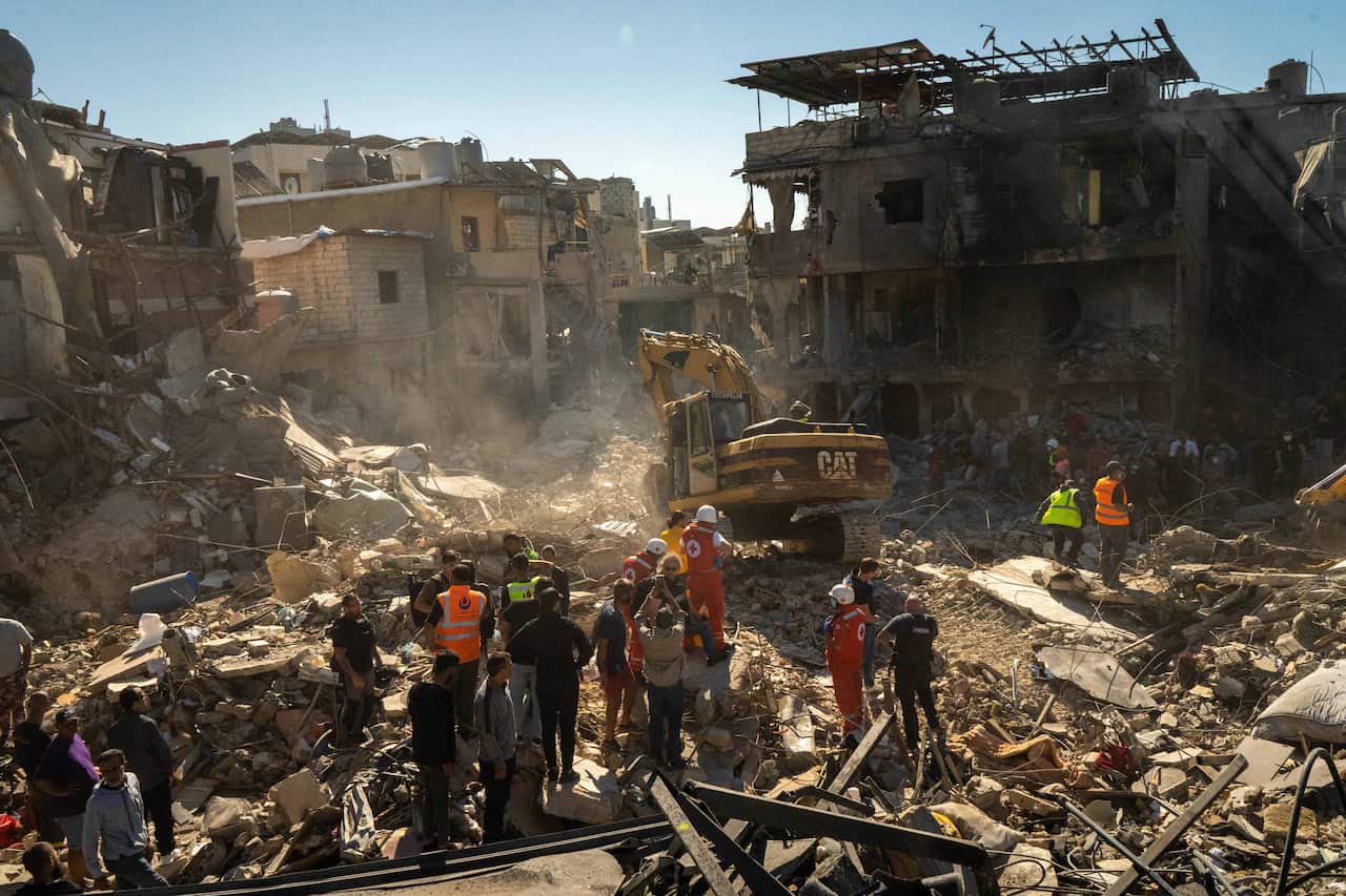 Rescuers After Israeli Strike Demolished Buildings - Beirut
