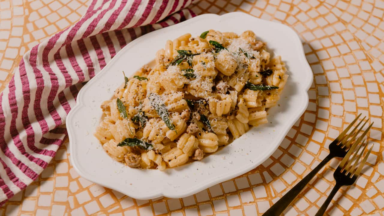 Silky pork, butter and crispy sage pasta