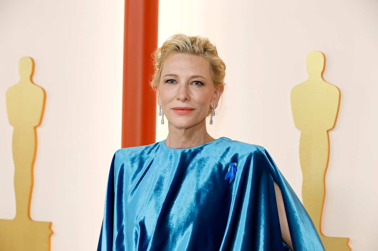 Cate Blanchett posed on red carpet at 2023 Oscars