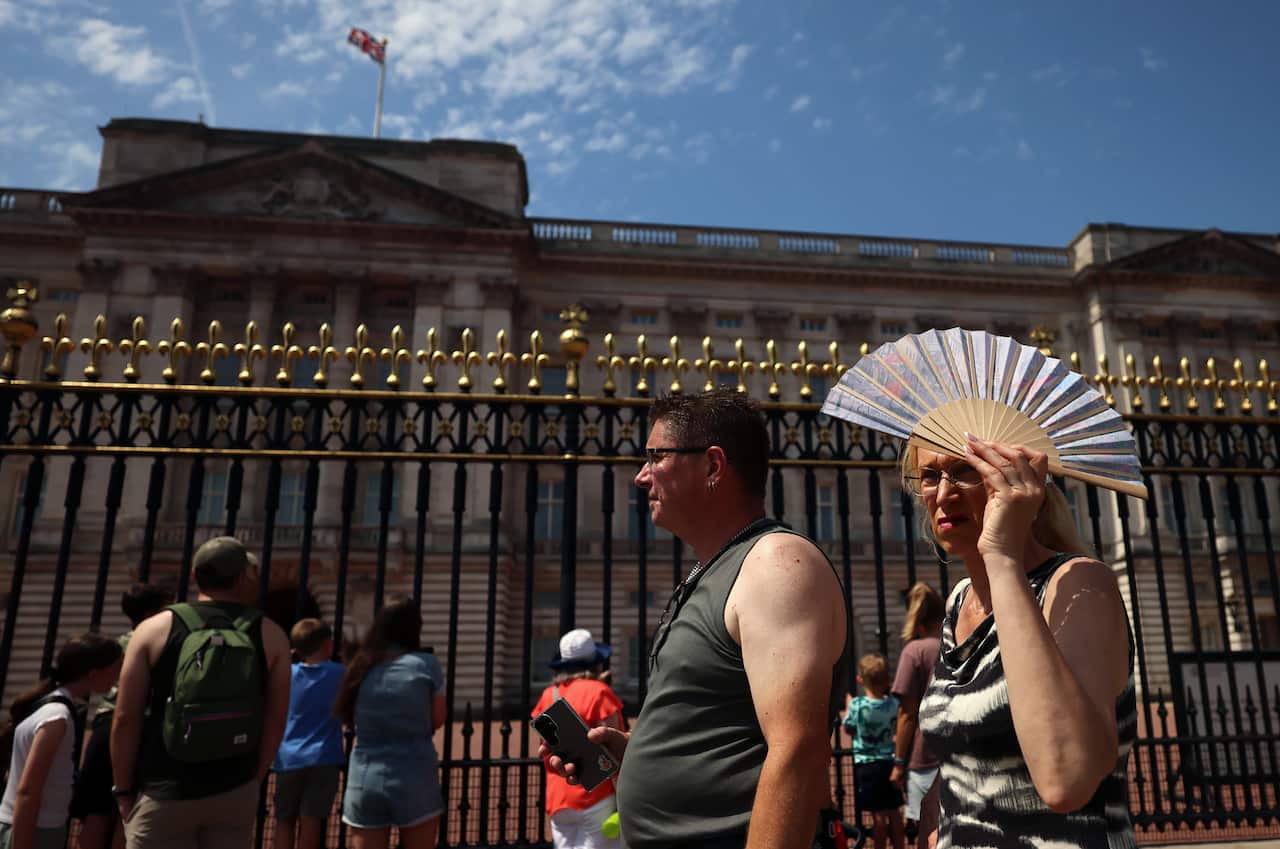 UK remains under red warning of extreme heat 