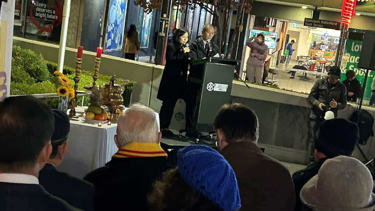 Đêm thắp nến 1.jpg