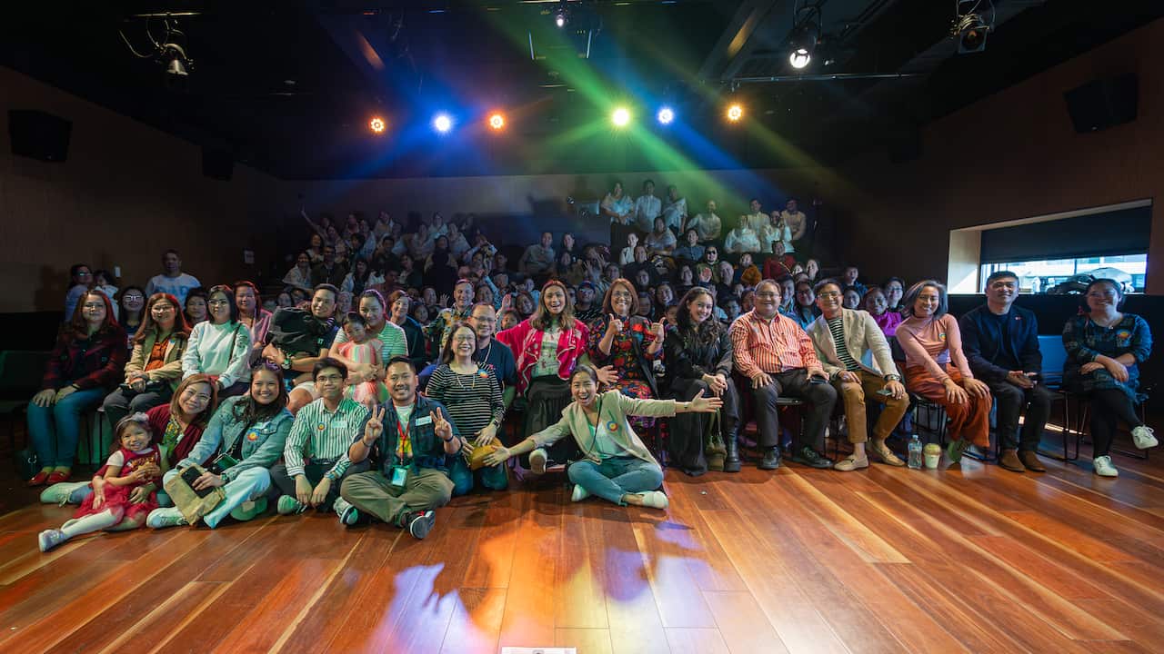 Kwentong Pinoy with all attendees.jpg