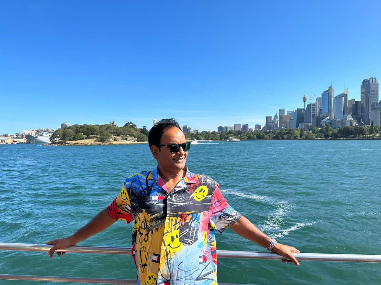 Maznun single body.jpeg