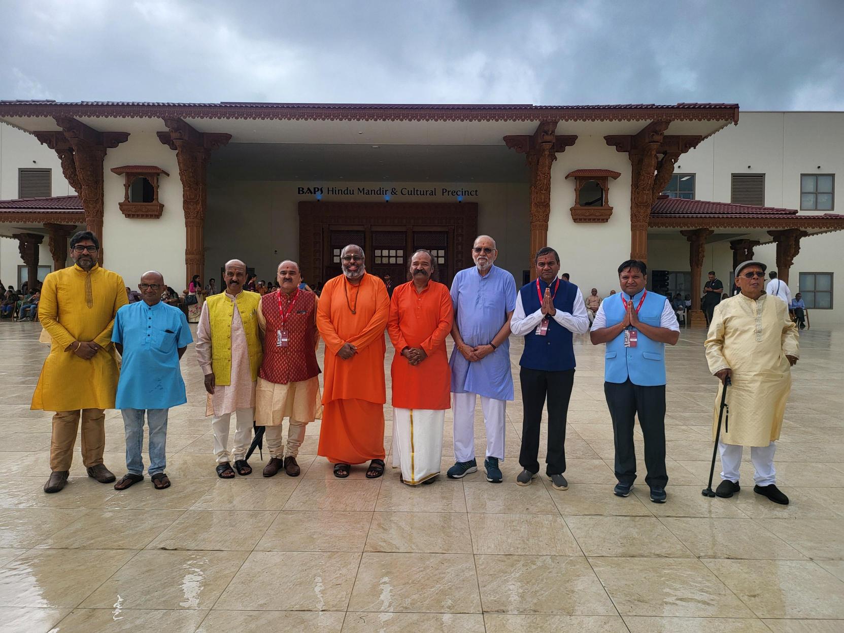 Neelkanth Varni statue