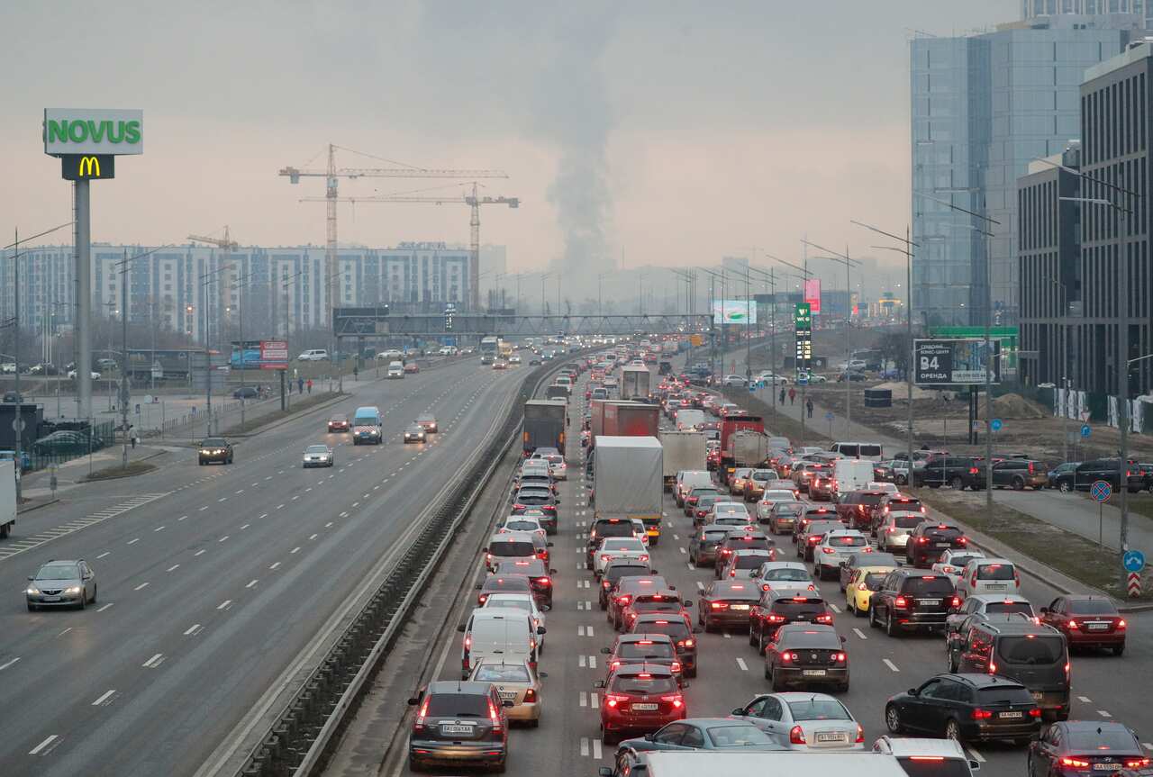 A traffic jam of cars leaving Kyiv