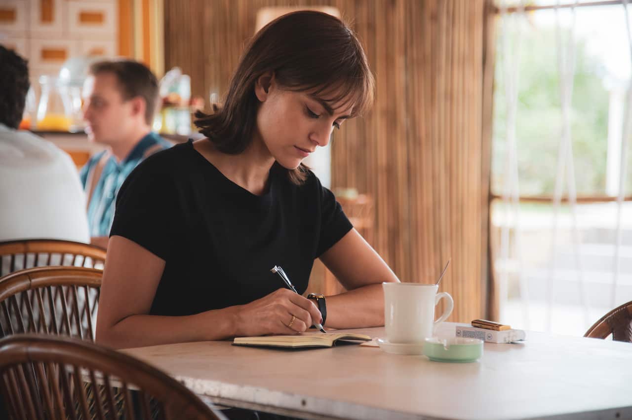 Miriam Leone as Oriana Fallaci in Miss Fallaci, episode 3