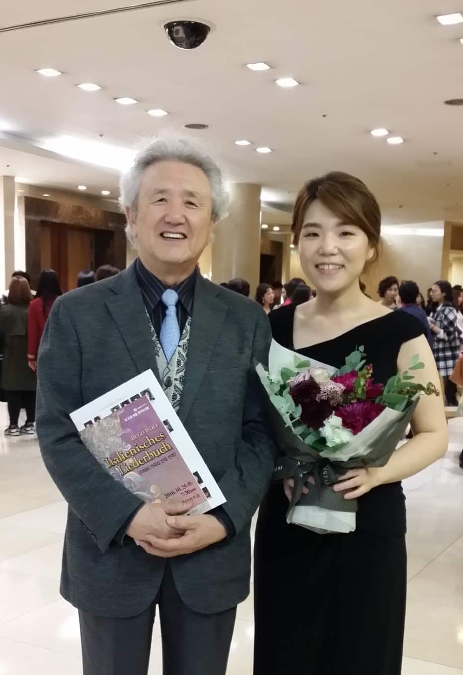 thumbnail_2016__youngsan_ProfPark 영산아트홀 공연 후 박수길 교수님과  - EDIT.jpg