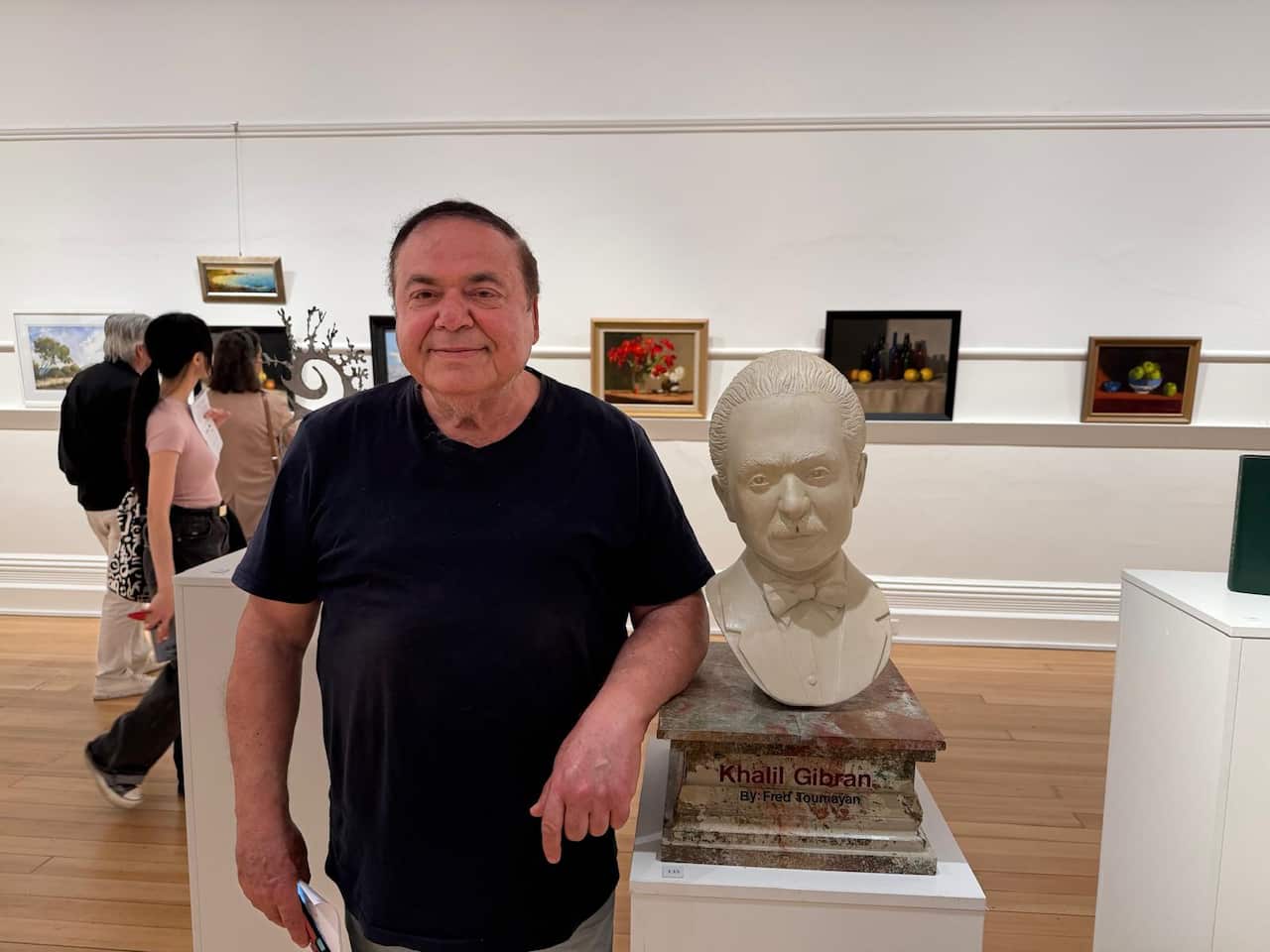 Fouad Tomayan with Jobran sculpture.JPG