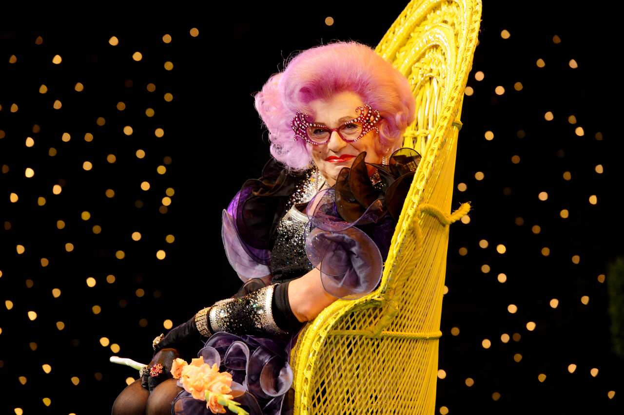 BARRY HUMPHRIES OBIT