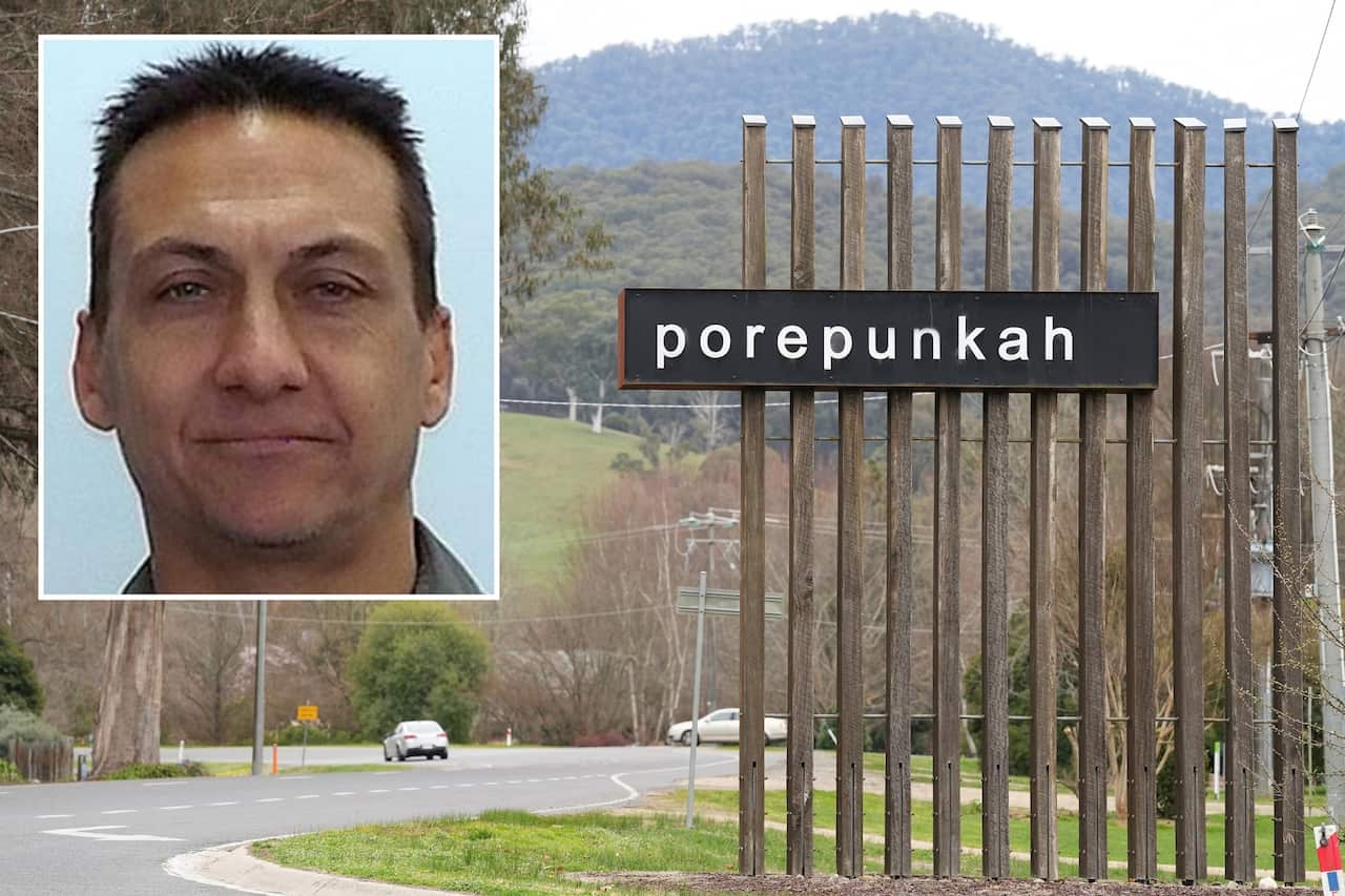 Dezi Freeman's mugshot in a composite with a sign of Porepunkah.