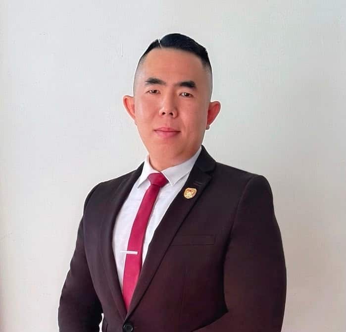 Erwin Prayudhi, a leader of an Indonesian diaspora community in Sydney, says the benefits of holding Permanent Residency in Australia are not significantly different from those of citizenship.