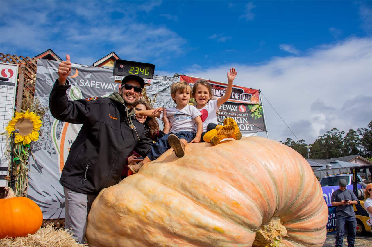 2025-HMB-Weigh-Off-winner-Brandon-Dawson-of-Santa-Rosa-CA-2-300dpi.jpg