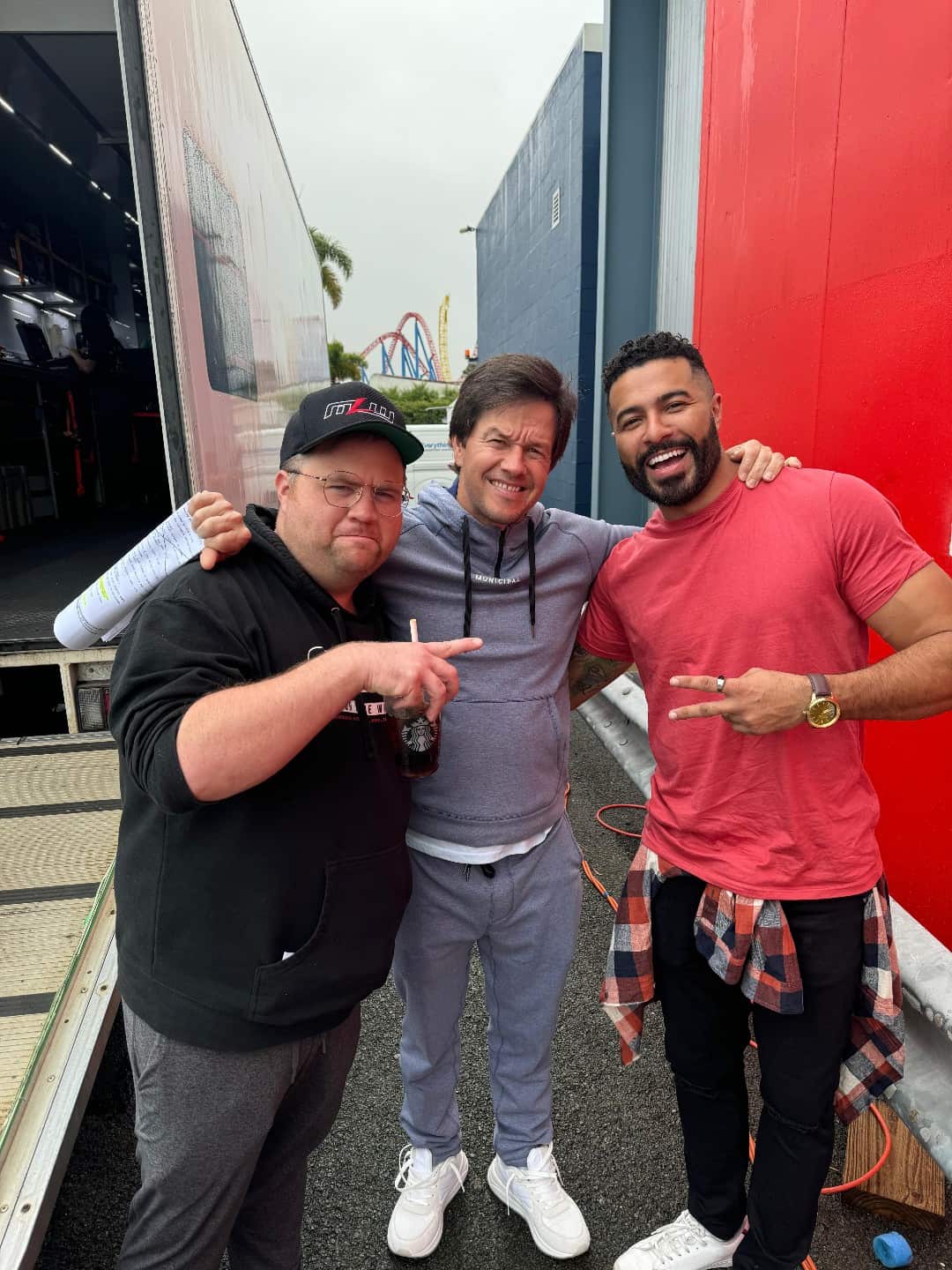 Paul Walter Hauser, Mark Walhberg e Will Santana