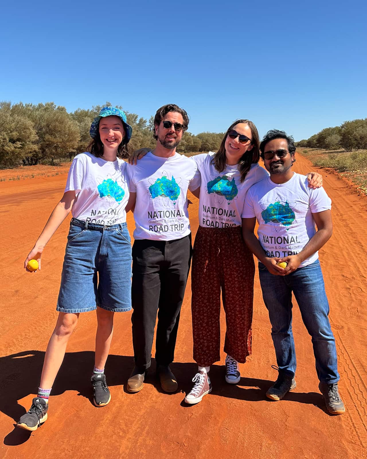 Scienziati al lavoro durante il National Quantum & Dark Matter Road Trip