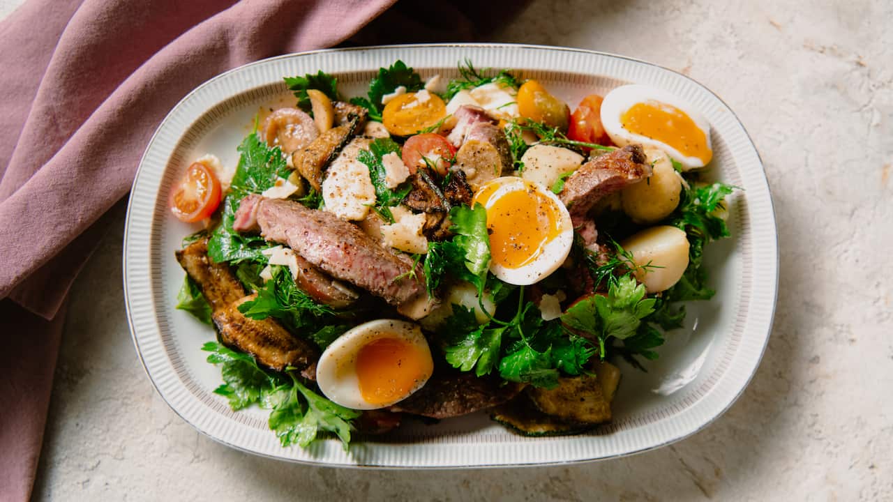 Steak salad